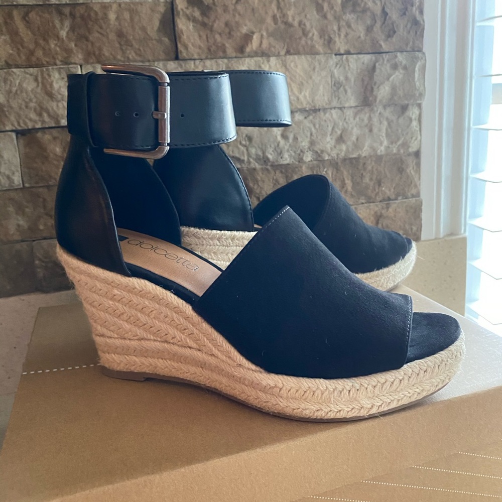 Dolceta Platform Heels NIB
